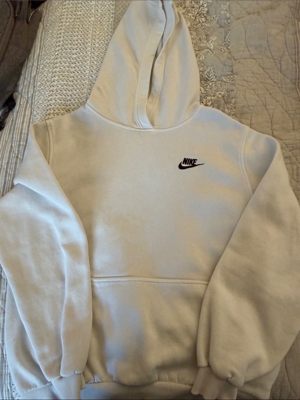 Nike youth XL white/Cream Pullover Hoodie